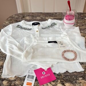 NWT Amy Byer White 2 PC Set